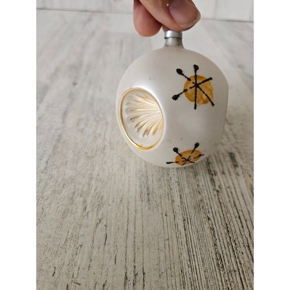 Vintage reflector white unique ball indent Austria ornament Xmas tree - Picture 2 of 9